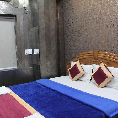 Oyo 11346 Hotel Tazz Odisha 布巴内什瓦尔 外观 照片