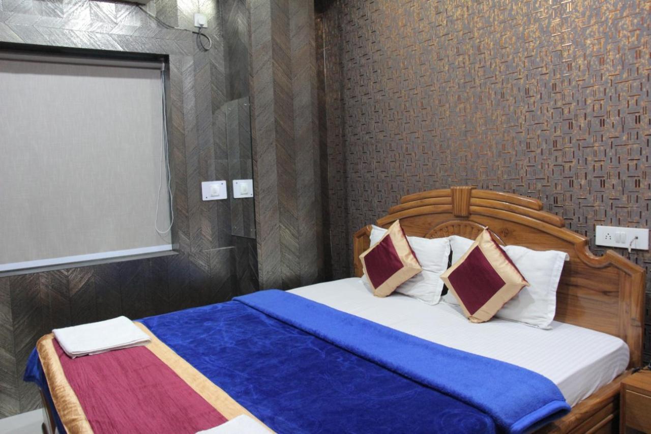 Oyo 11346 Hotel Tazz Odisha 布巴内什瓦尔 外观 照片