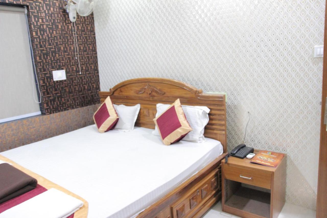 Oyo 11346 Hotel Tazz Odisha 布巴内什瓦尔 外观 照片